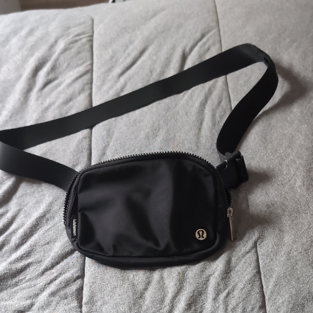 lululemonBelt Bag